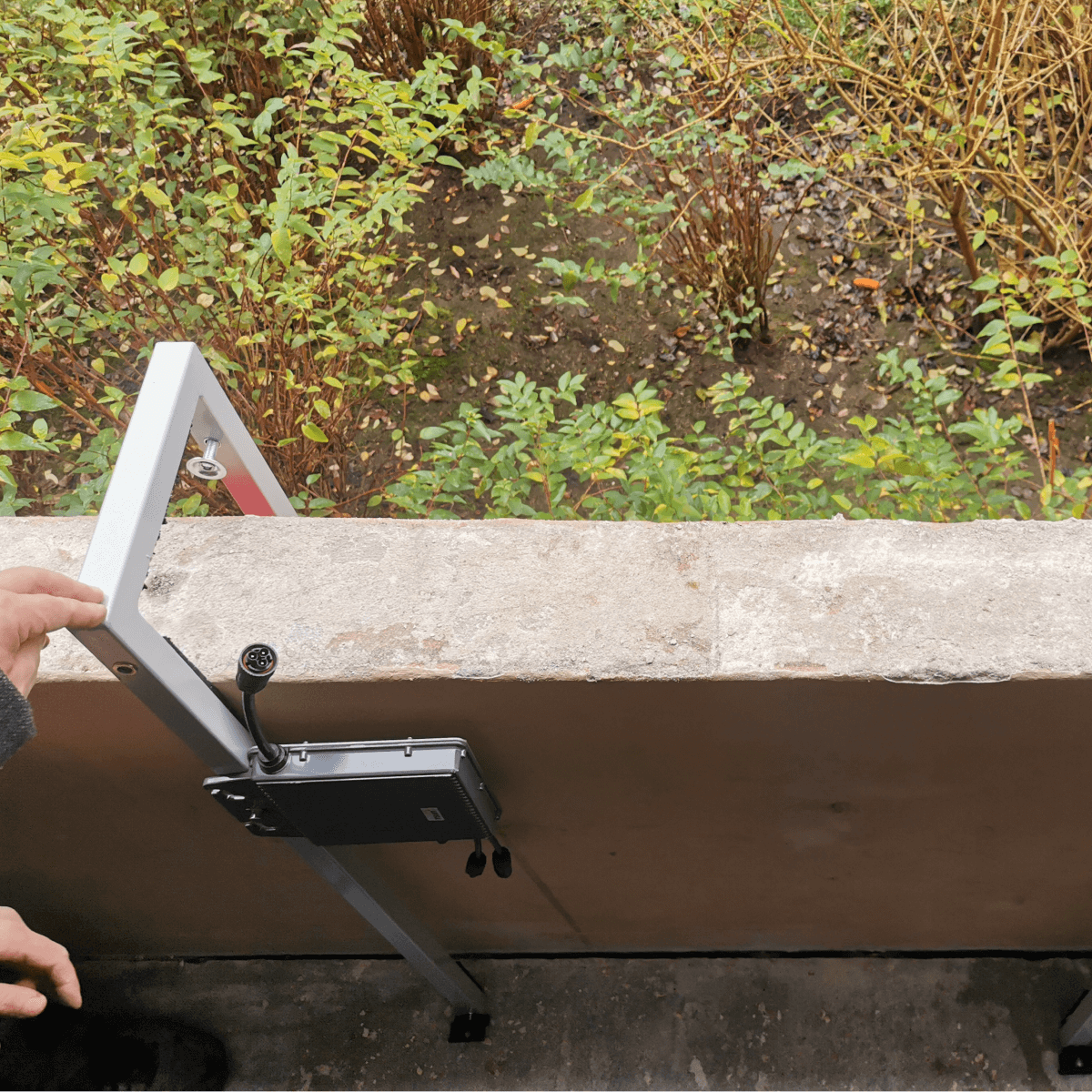 Wattstone Halterung C1518 für Betonbalkone für 1 PV-Modul inkl. Absturzsicherung