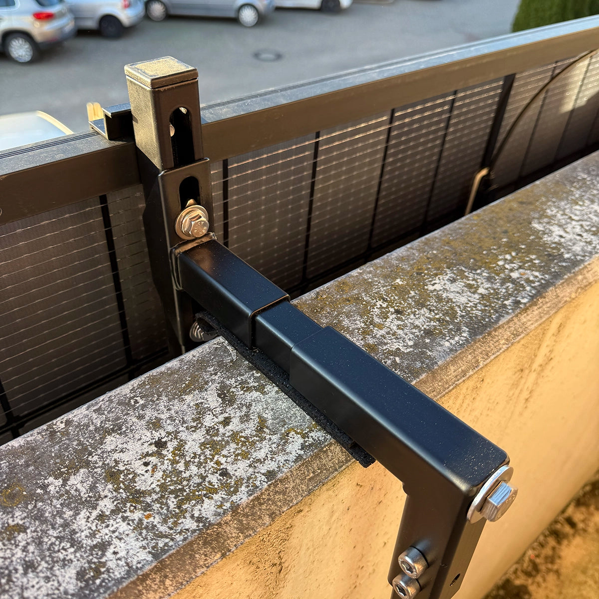 Wattstone Halterung C1018 V2 für Betonbalkone für 1 PV-Modul inkl. Absturzsicherung